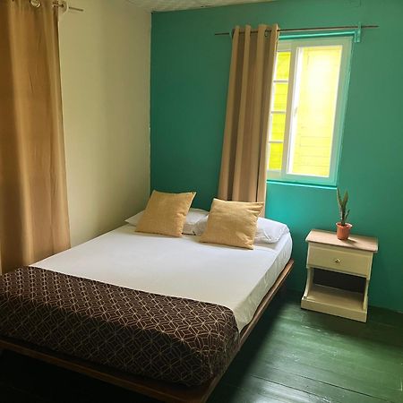 Hostal Cay บาสติเมนตอส ภายนอก รูปภาพ