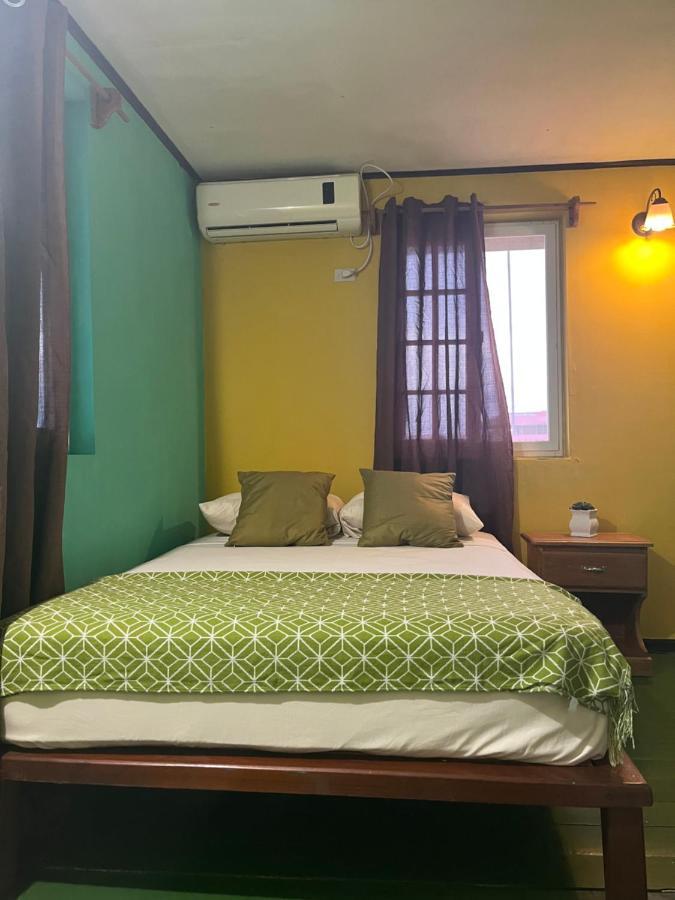 Hostal Cay บาสติเมนตอส ภายนอก รูปภาพ