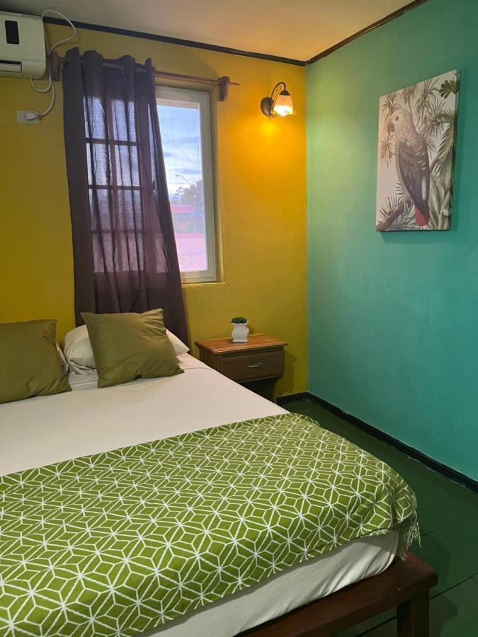 Hostal Cay บาสติเมนตอส ภายนอก รูปภาพ