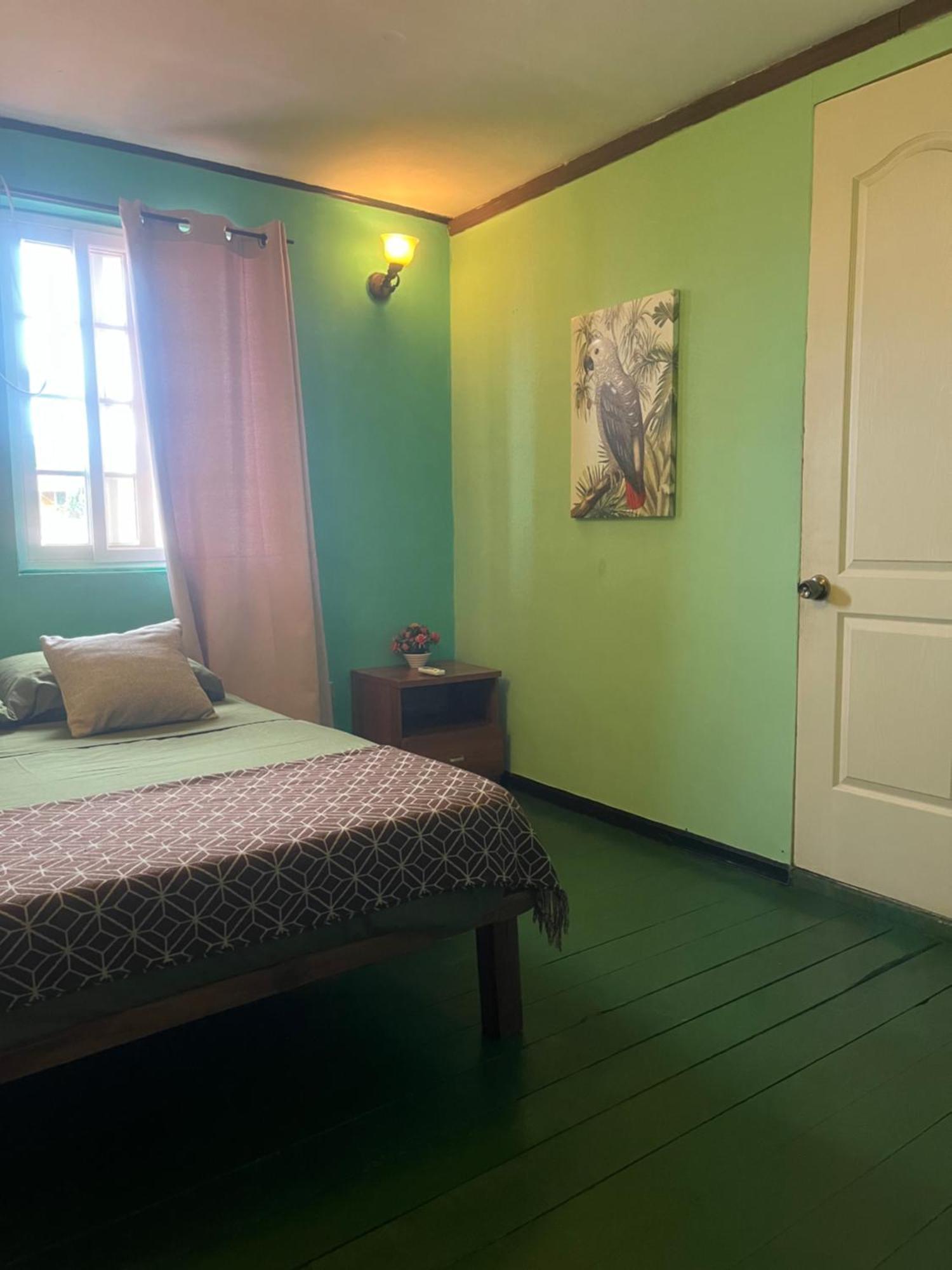 Hostal Cay บาสติเมนตอส ภายนอก รูปภาพ