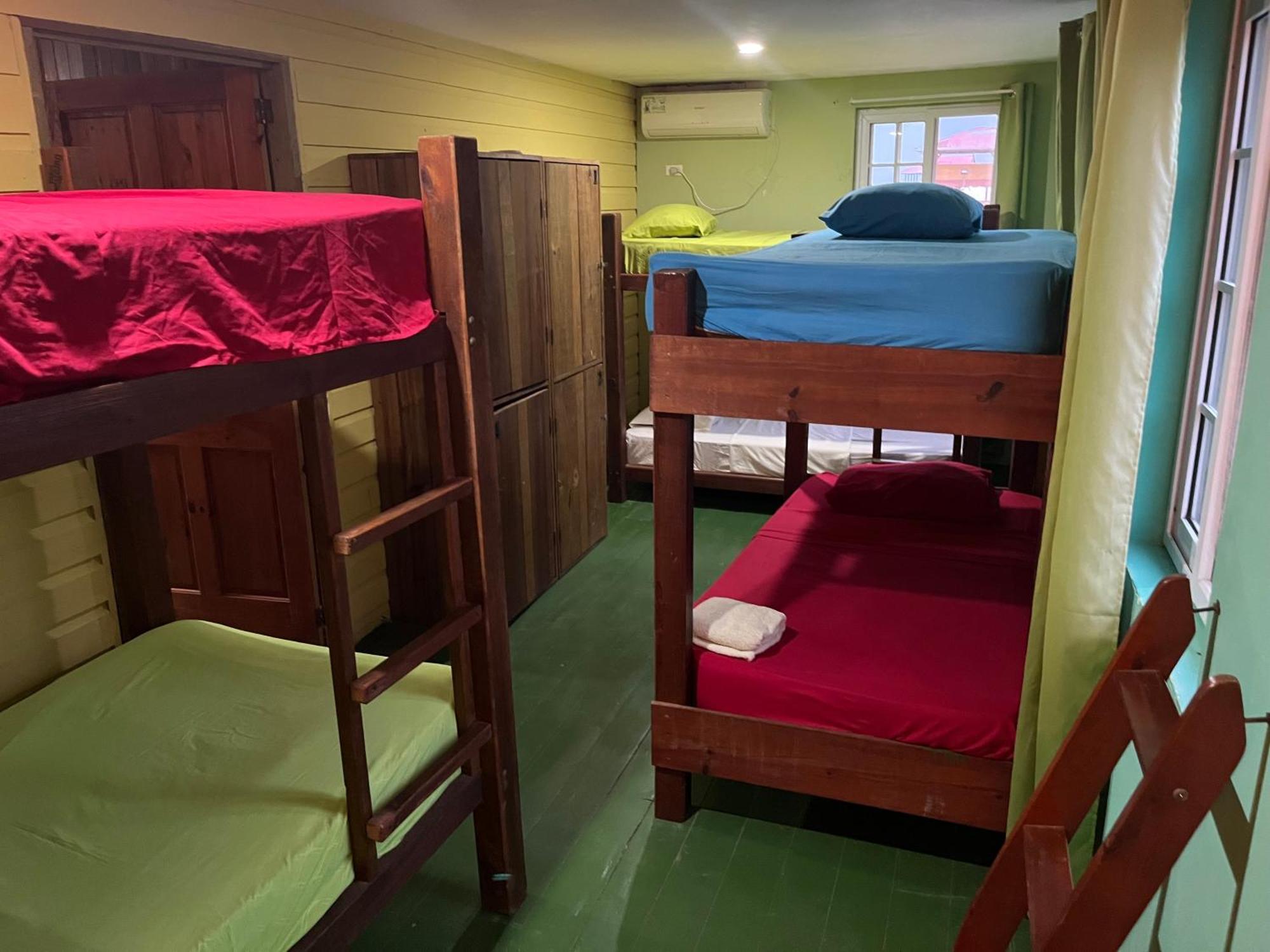 Hostal Cay บาสติเมนตอส ภายนอก รูปภาพ